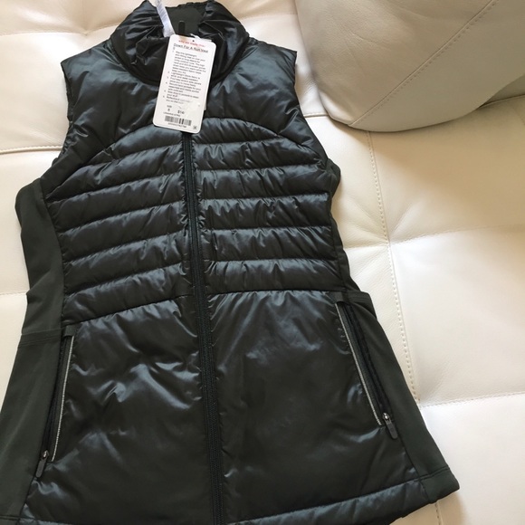 NWT GATOR GREEN LULULEMON DOWN FOR A RUN VEST - 8 - Picture 2 of 7